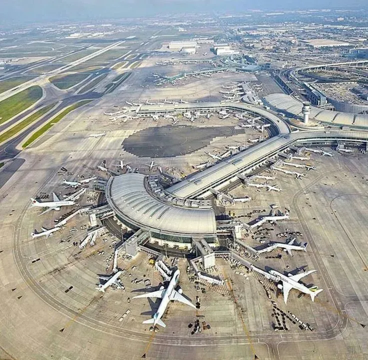 Airport logistics hub